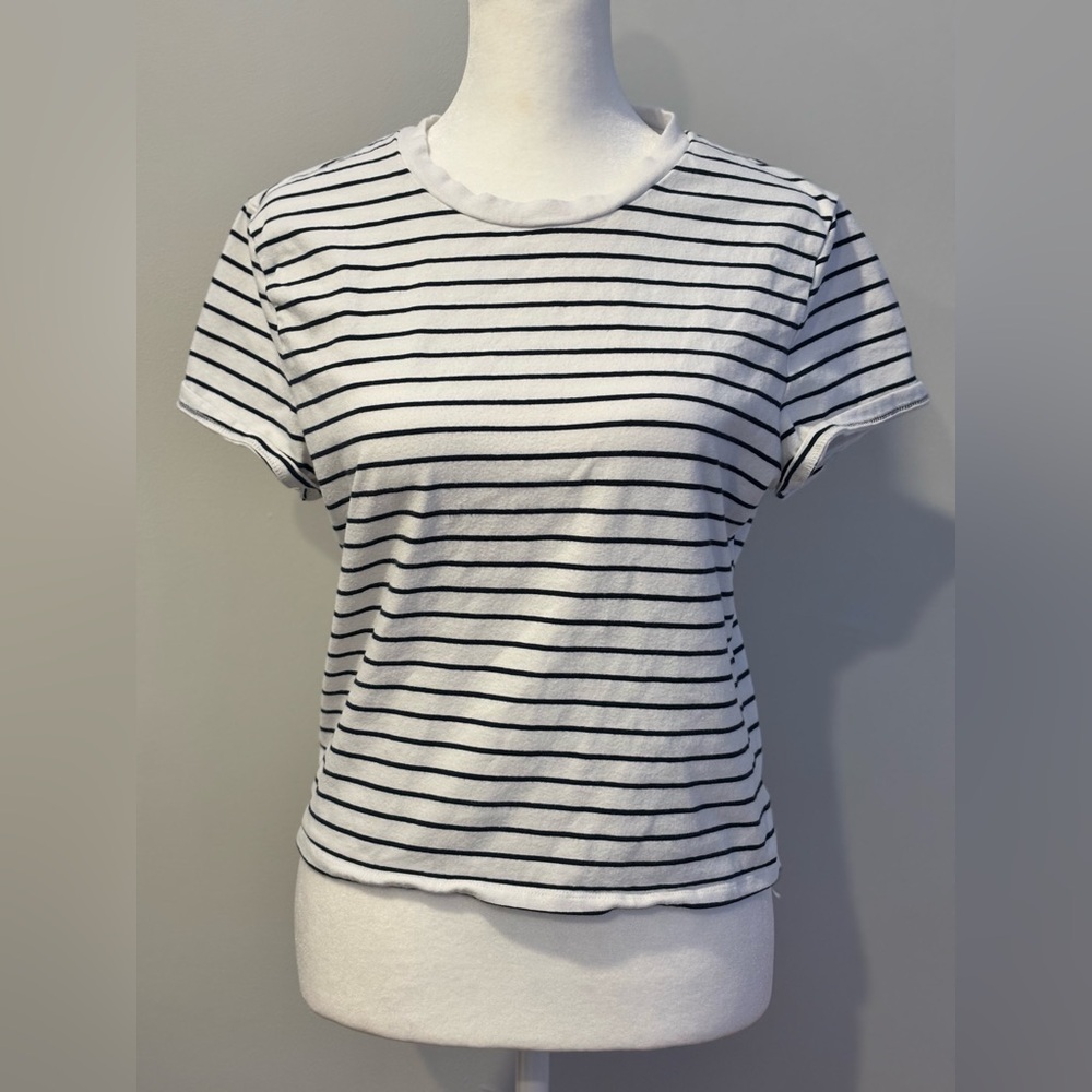 Abercrombie & Fitch Essentials Baby Tee